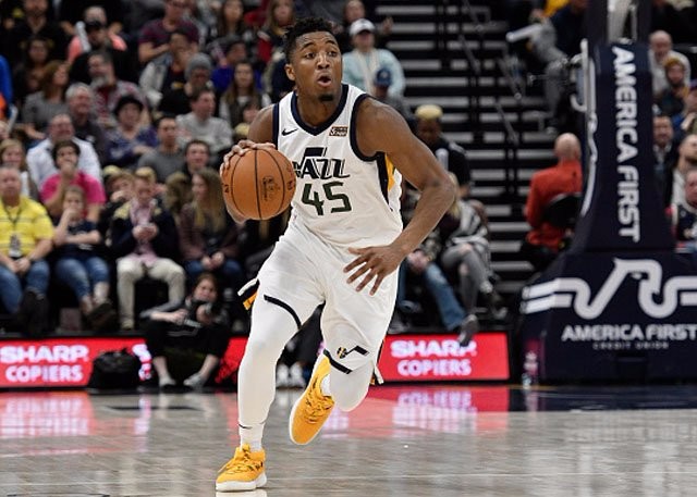 罚球线也更 罚球线也更